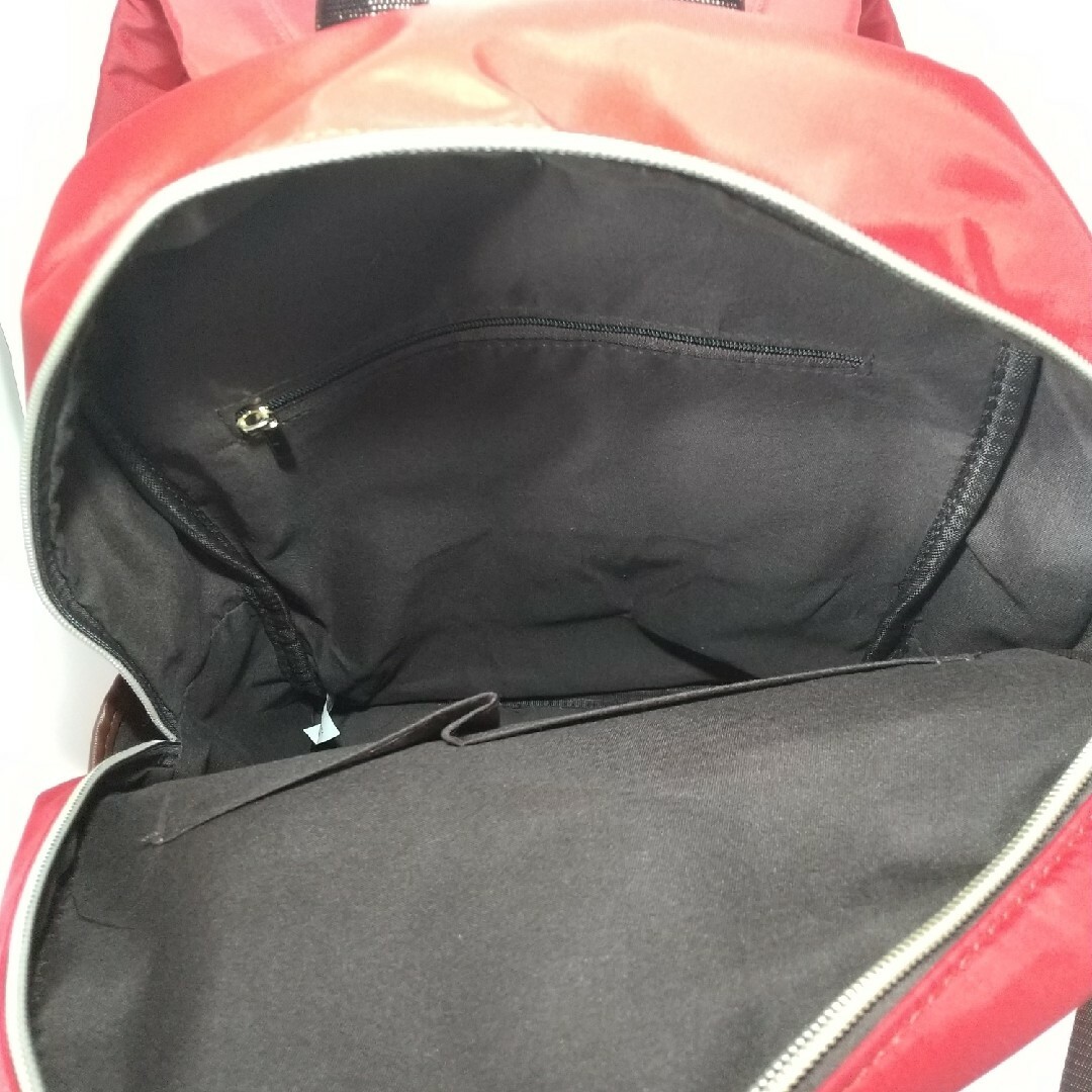レディースナイロンリュック　赤 レディースのバッグ(リュック/バックパック)の商品写真
