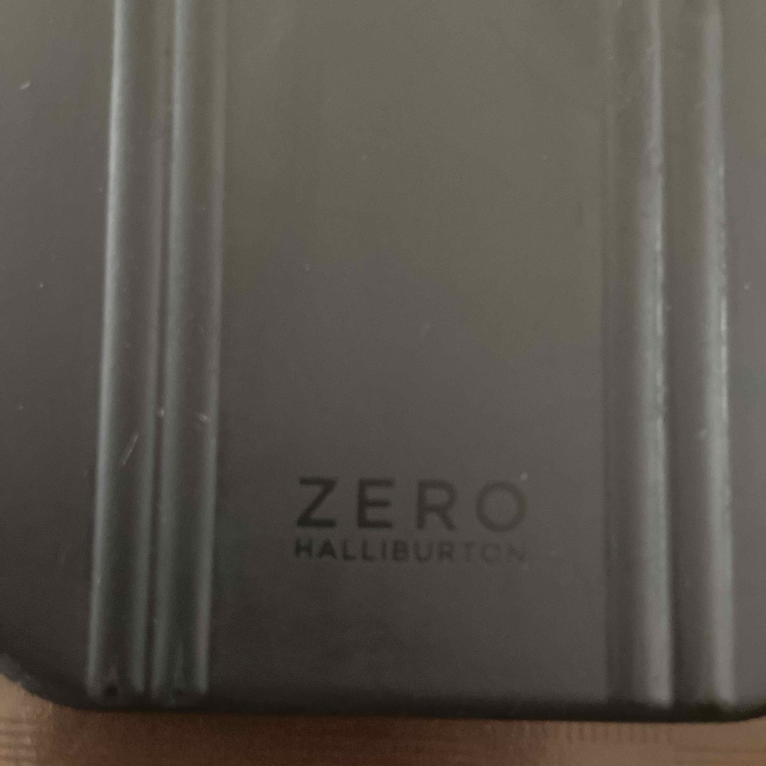 ZERO HALLIBURTON(ゼロハリバートン)のZERO HALLIBURTON  iPhoneケース　スマホケース スマホ/家電/カメラのスマホアクセサリー(iPhoneケース)の商品写真