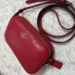 コーチ(COACH)の【美品】 コーチ ミニショルダーバッグ カメラバッグ ダブルファスナー レッド系(ショルダーバッグ)