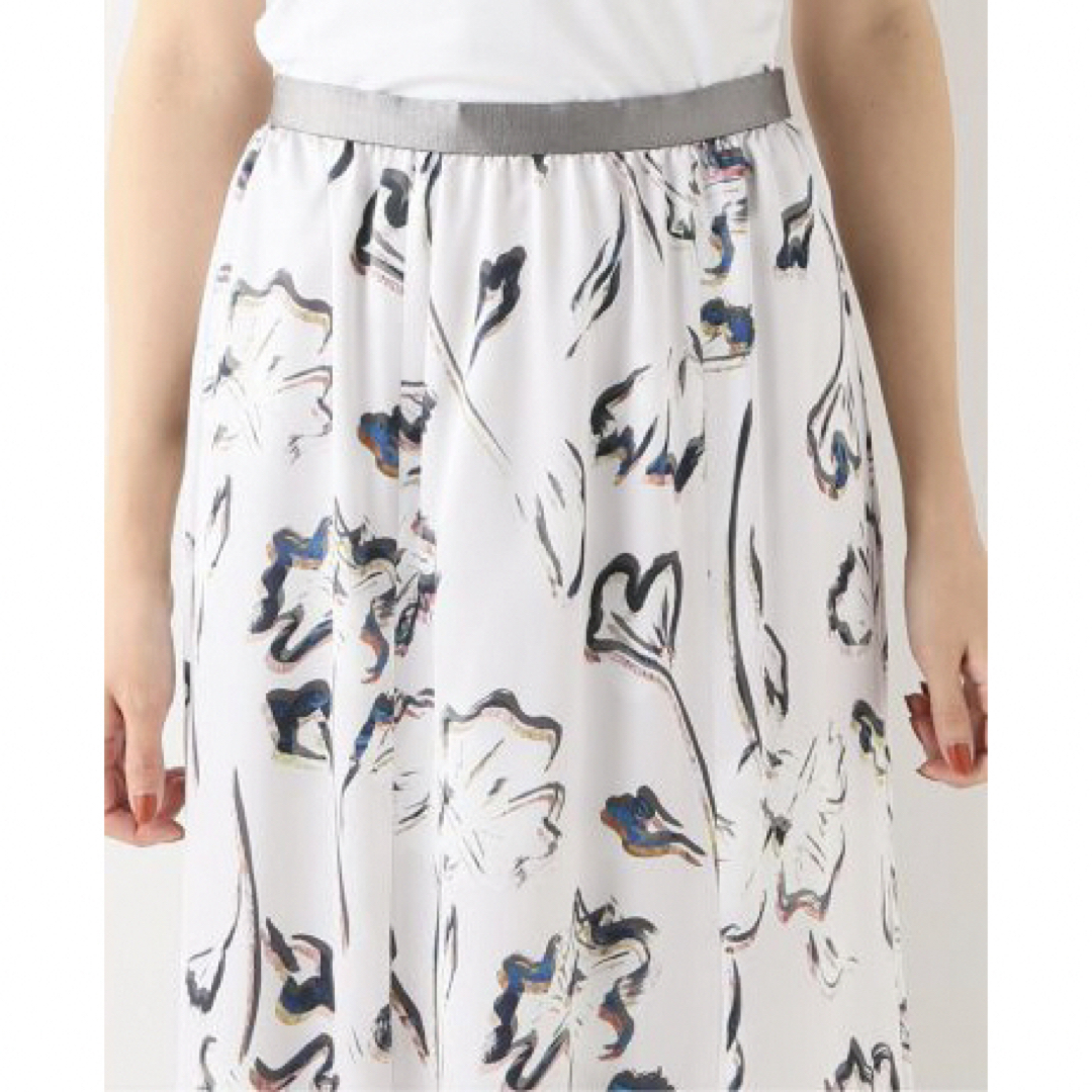 IENA(イエナ)のIENA フラワーアートプリントスカート レディースのスカート(ロングスカート)の商品写真