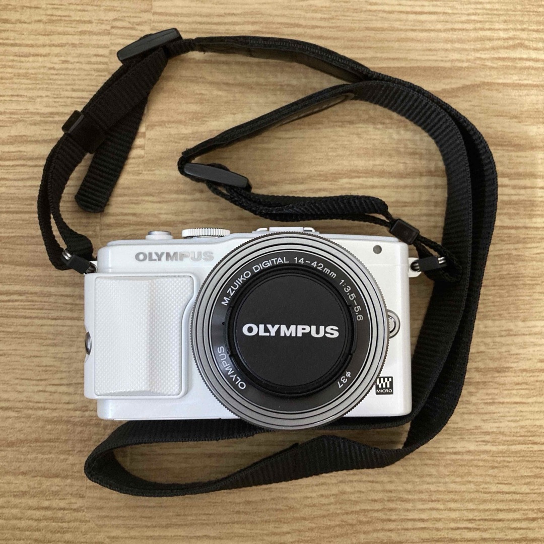 OLYMPUS(オリンパス)のオリンパス OLYMPUS PEN Lite E-PL6 レンズセット ホワイト スマホ/家電/カメラのカメラ(デジタル一眼)の商品写真