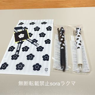 マリークワント(MARY QUANT)のMARY QUANT フリクションペン　新品　（ブラック）・（ホワイト）(キャラクターグッズ)