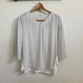 ハニーズ(HONEYS)の新品　ハニーズ　綺麗めカットソー  M(カットソー(長袖/七分))