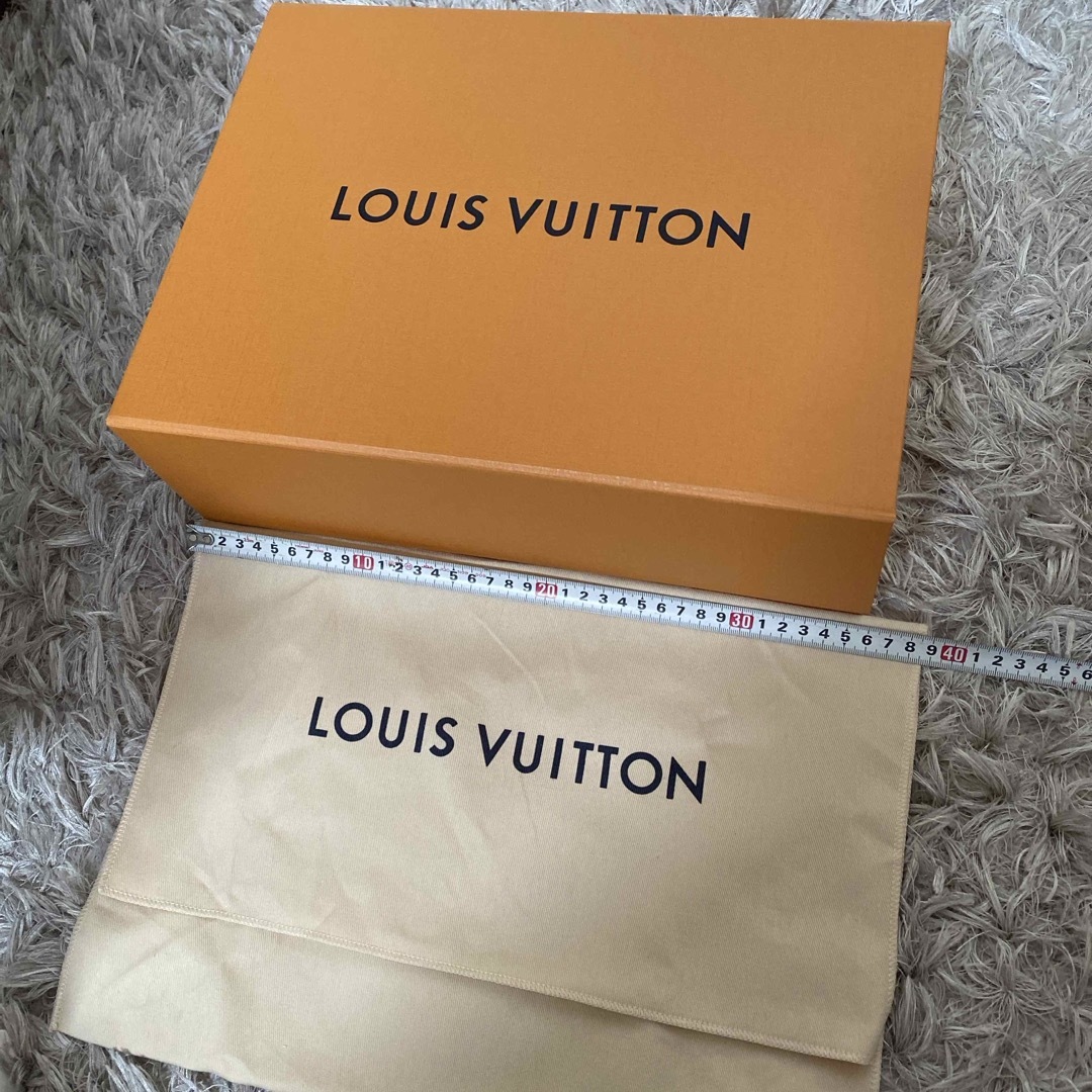 LOUIS VUITTON(ルイヴィトン)のルィヴィトン　空箱　布袋　リボン レディースのバッグ(ショップ袋)の商品写真