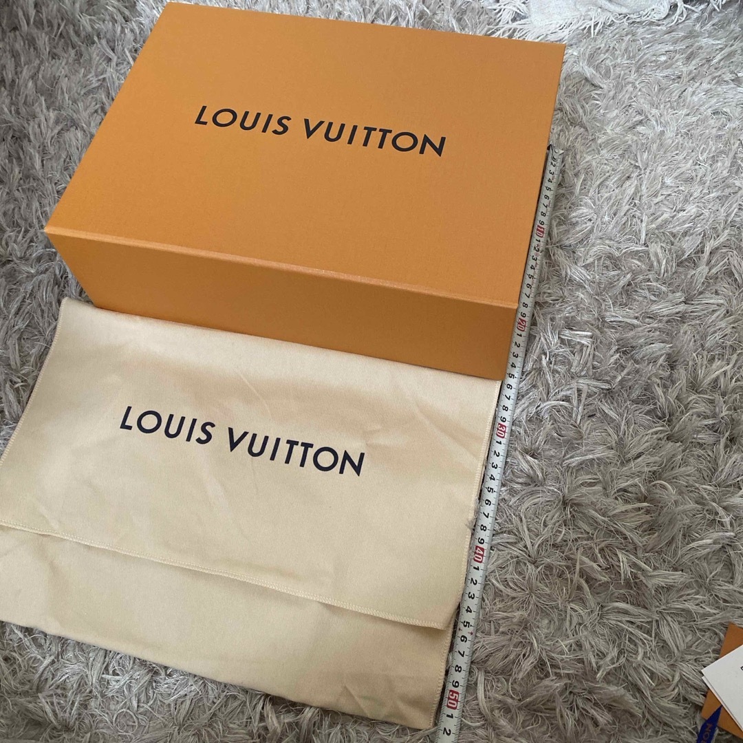 LOUIS VUITTON(ルイヴィトン)のルィヴィトン　空箱　布袋　リボン レディースのバッグ(ショップ袋)の商品写真