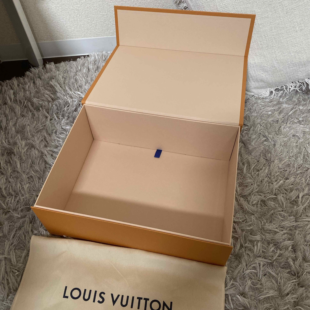 LOUIS VUITTON(ルイヴィトン)のルィヴィトン　空箱　布袋　リボン レディースのバッグ(ショップ袋)の商品写真