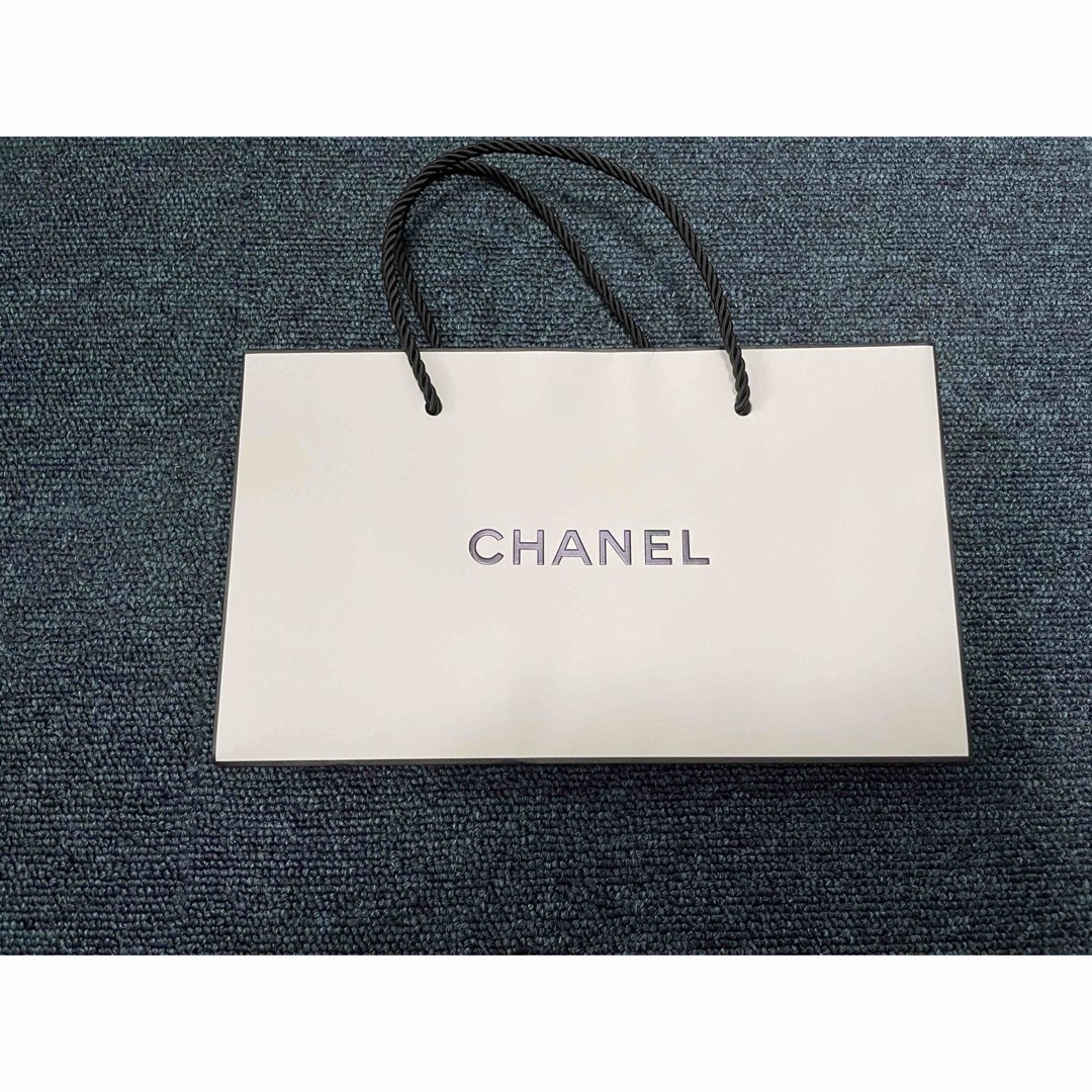 CHANEL(シャネル)のCHANEL シャネル　紙袋　ショッパー レディースのバッグ(ショップ袋)の商品写真