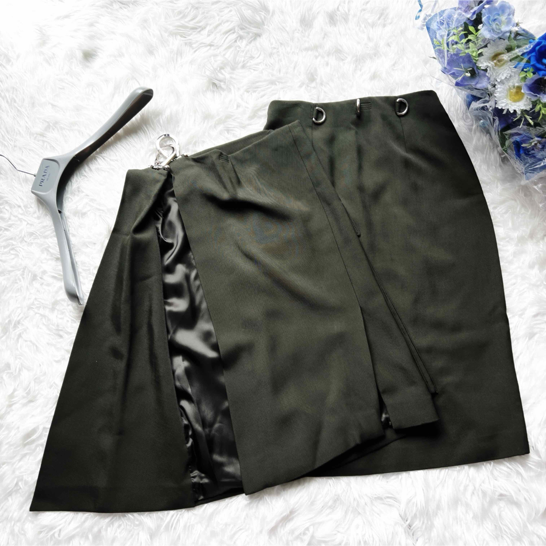 PRADA(プラダ)の極美品　PRADA プラダ　カーキ　ダブル　フック　変形　モード　スカート　 レディースのスカート(ひざ丈スカート)の商品写真