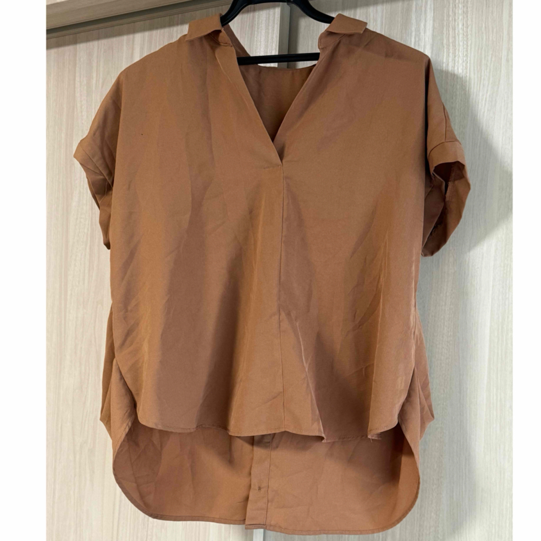 VIS   スキッパーシャツ　半袖　ブラウン  Mサイズ レディースのトップス(シャツ/ブラウス(半袖/袖なし))の商品写真