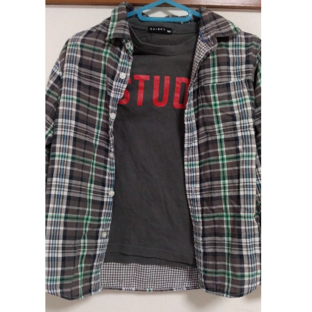 UNIQLO(ユニクロ)の子供　ボタンシャツ キッズ/ベビー/マタニティのキッズ服男の子用(90cm~)(Tシャツ/カットソー)の商品写真