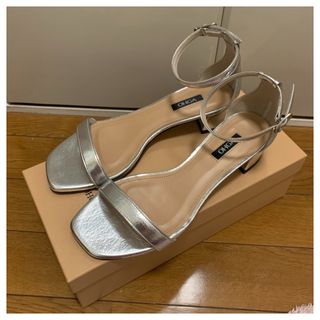 OHGA LOOP SANDAL ヒールあり(サンダル)