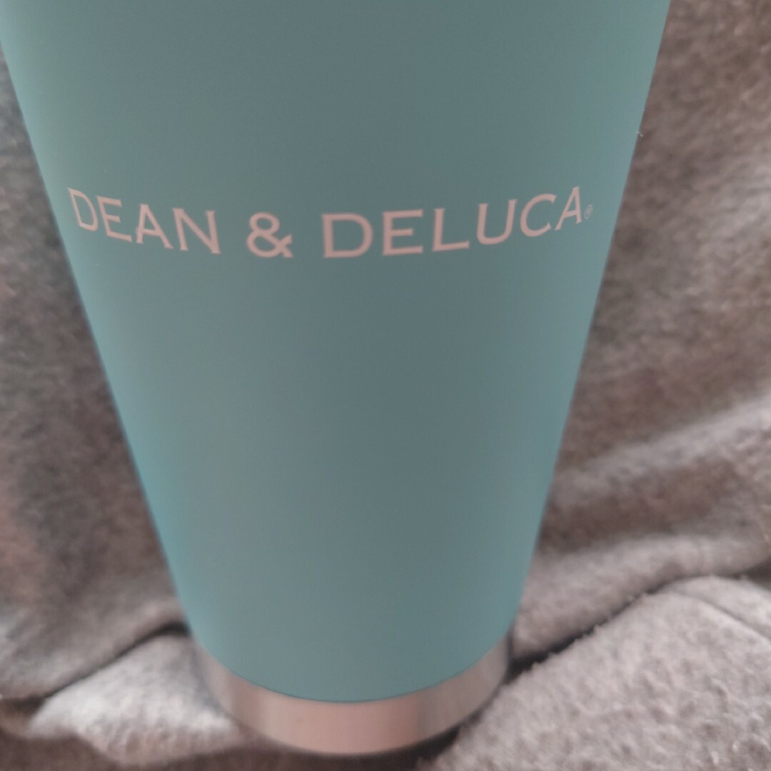 DEAN & DELUCA(ディーンアンドデルーカ)の【新品・未使用】ディーンアンドデルーカ タンブラー ・ ティファニーブルー インテリア/住まい/日用品のキッチン/食器(タンブラー)の商品写真