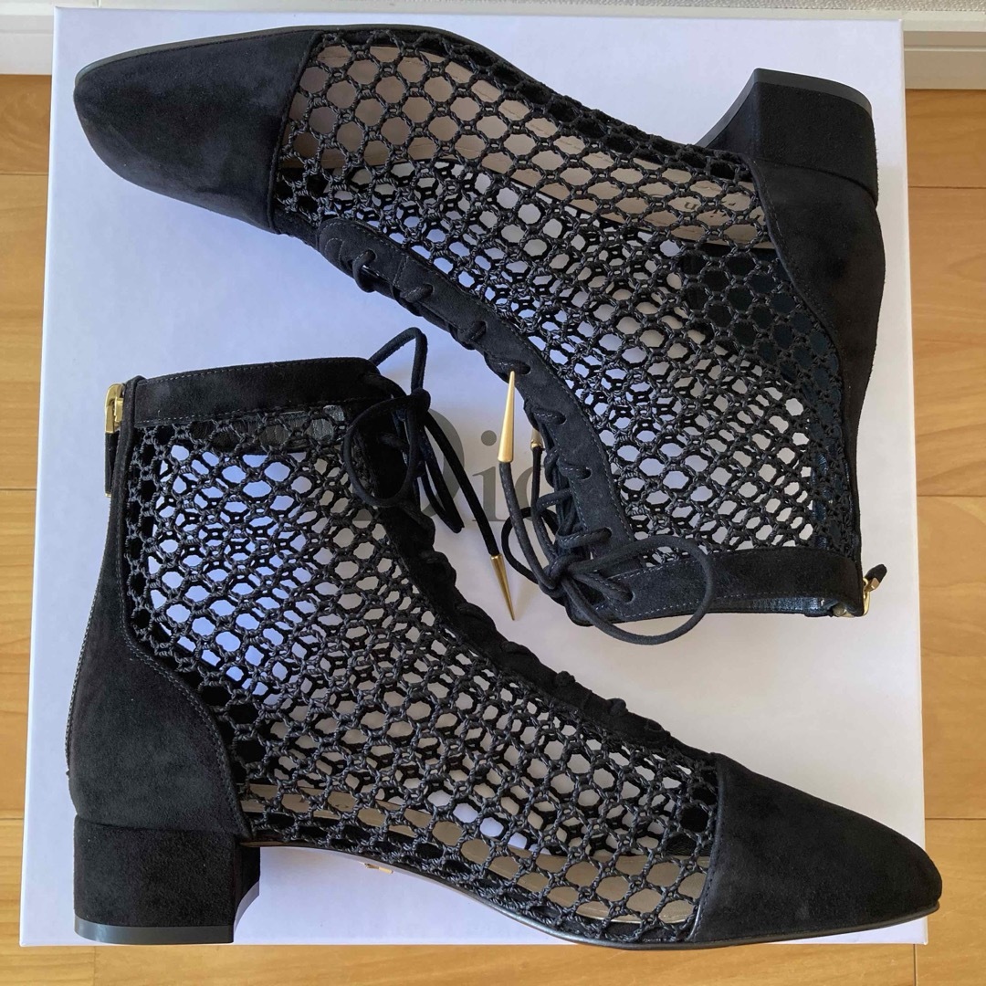 Christian Dior(クリスチャンディオール)の新品  ディオール  ブーツ  DIOR  未使用 レディースの靴/シューズ(ブーツ)の商品写真