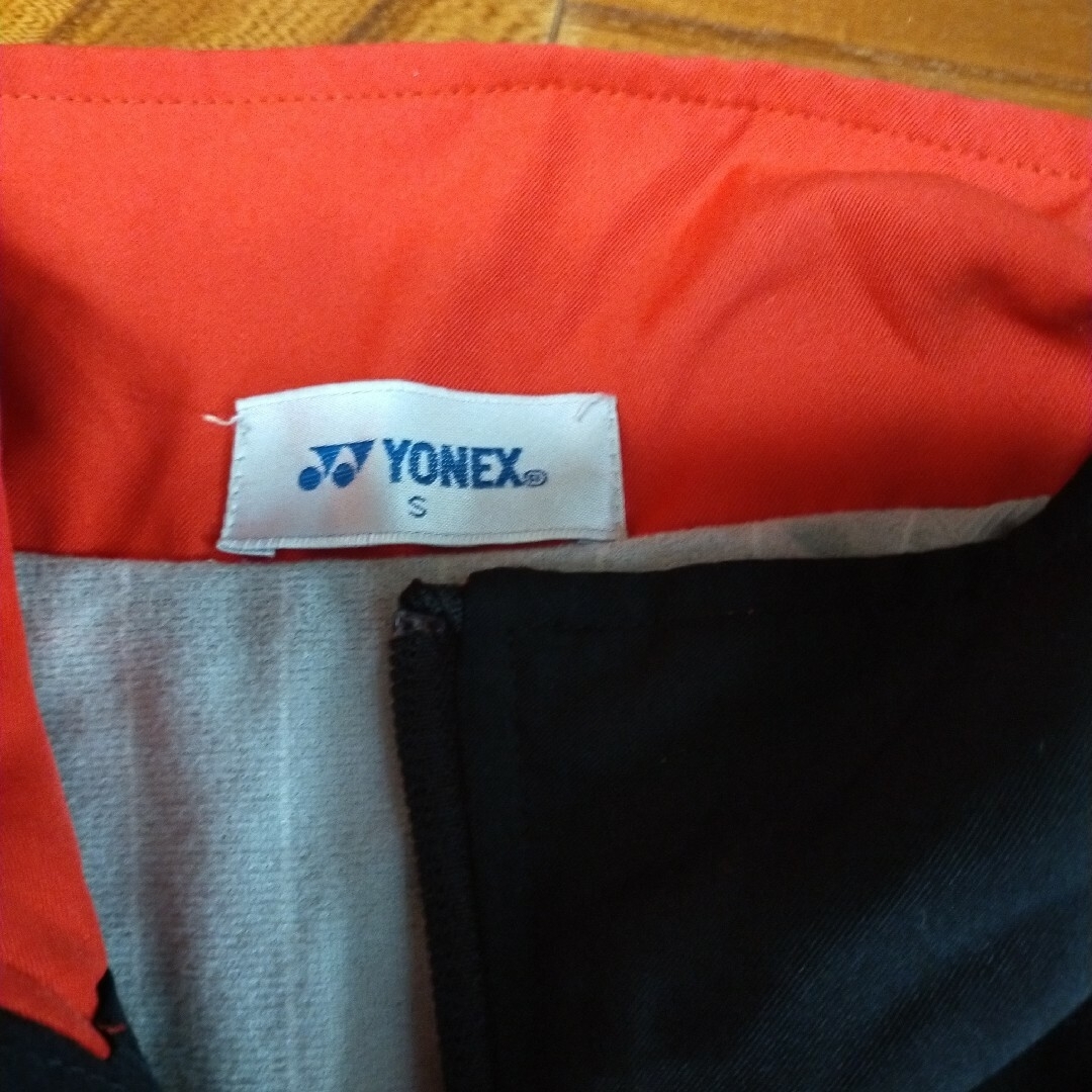 YONEX(ヨネックス)のYONEXウィンドブレーカー上Sサイズヒートカプセル スポーツ/アウトドアのテニス(ウェア)の商品写真