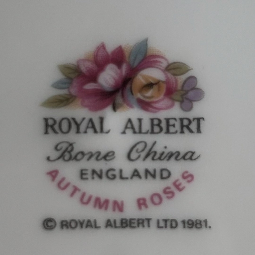 ROYAL ALBERT(ロイヤルアルバート)の英国製 ROYAL ALBERT Autumn Rosesケーキプレート インテリア/住まい/日用品のキッチン/食器(食器)の商品写真