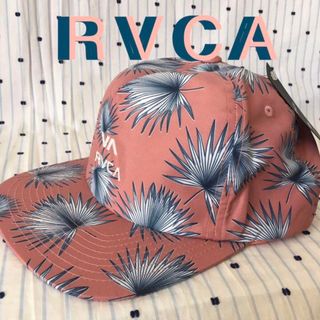 ルーカ(RVCA)のRVCAルーカUS限定ロゴアイコンエンブロイディーフルプリントキャップ(サーフィン)