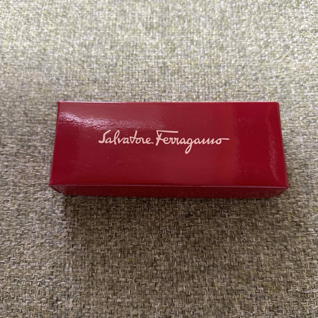 Salvatore Ferragamo(サルヴァトーレフェラガモ)のSalvatore Ferragamo フェラガモ　キーリング　空き箱 レディースのバッグ(ショップ袋)の商品写真