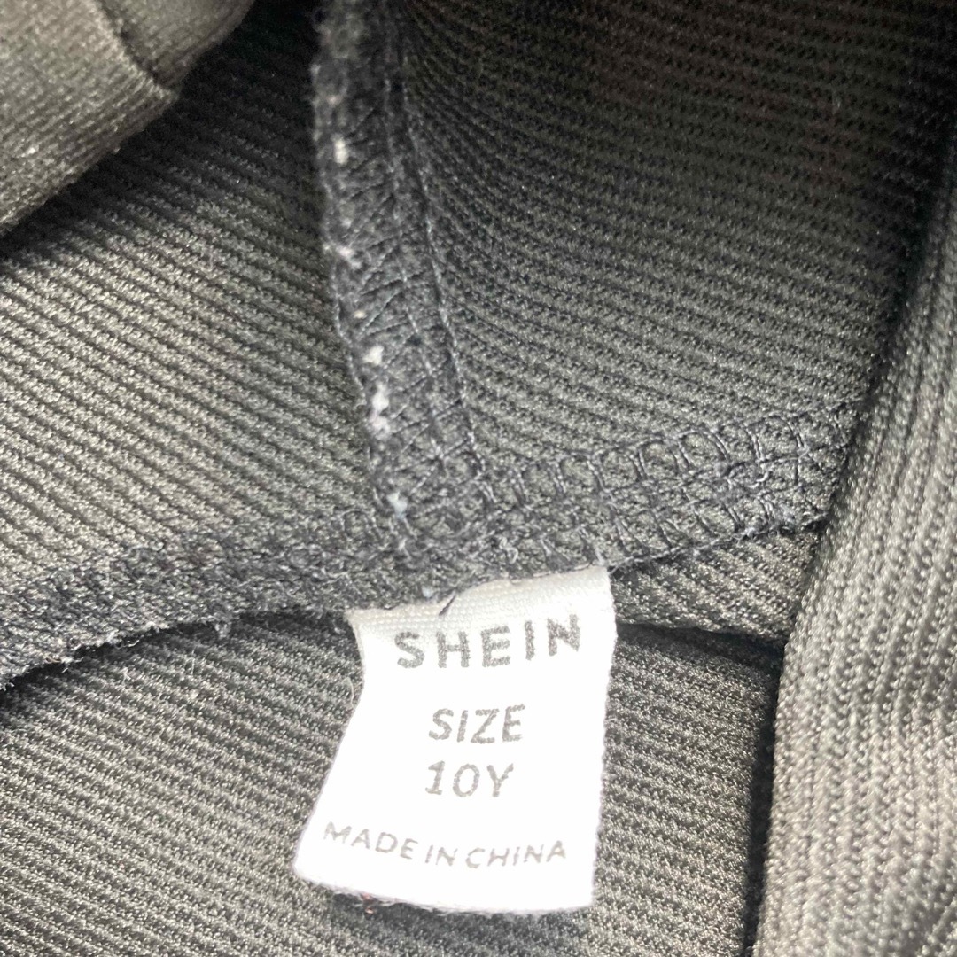 SHEIN(シーイン)のSHEIN シーイン　キッズ　パーカー　ブラック　130サイズ　匿名発送 キッズ/ベビー/マタニティのキッズ服女の子用(90cm~)(ジャケット/上着)の商品写真
