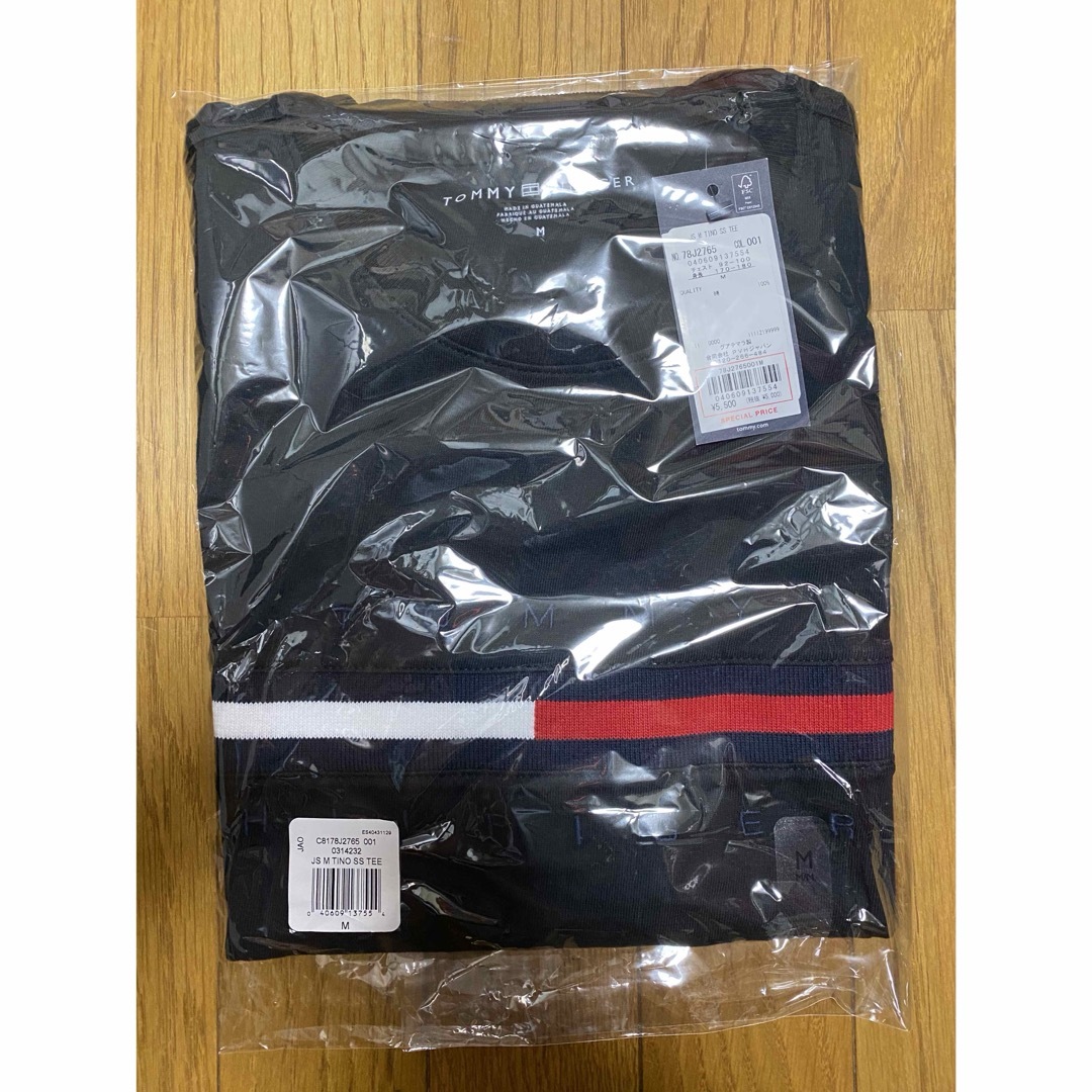 TOMMY HILFIGER(トミーヒルフィガー)の【TOMMY HILFIGER】TINO TEE  ロゴTシャツ ブラック Ｍ メンズのトップス(Tシャツ/カットソー(半袖/袖なし))の商品写真