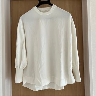 カリテ(qualite)のカリテ　長袖シャツ　カットソー(Tシャツ(長袖/七分))