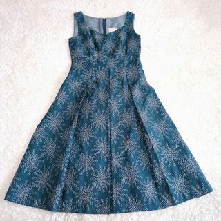 シビラ(Sybilla)のSybilla　シビラ　ノースリーブワンピース　刺繍　ドレス　М　グリーン(ひざ丈ワンピース)