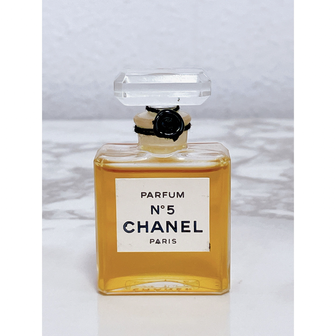 CHANEL(シャネル)の未使用　名香　CHANEL　シャネル　No5　5番　パルファム　7ml コスメ/美容の香水(香水(女性用))の商品写真