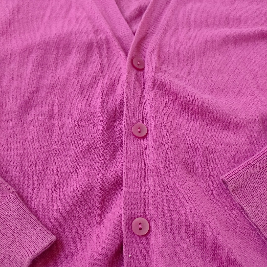 UNIQLO(ユニクロ)のUNIQLO　差し色　ピンク　カーディガン　羽織り レディースのトップス(カーディガン)の商品写真