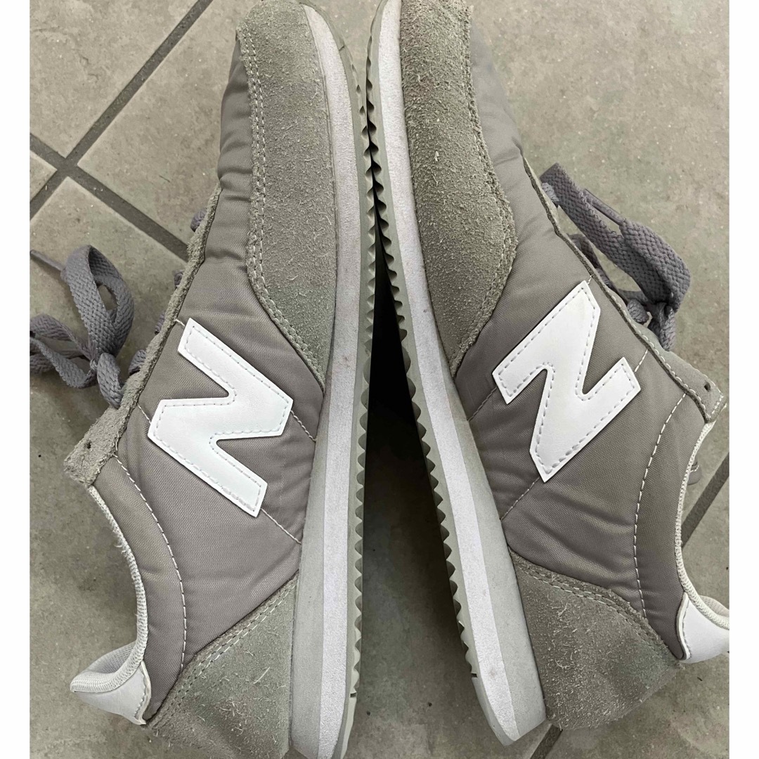 New Balance(ニューバランス)の中古　ニューバランス  UL720 スニーカー　new balance グレー レディースの靴/シューズ(スニーカー)の商品写真