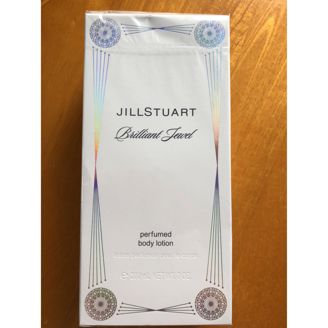 JILLSTUART(ジルスチュアート)のジルスチュアート　ブリリアントジュエル　パフュームド　ボディローション200ml コスメ/美容のボディケア(ボディローション/ミルク)の商品写真