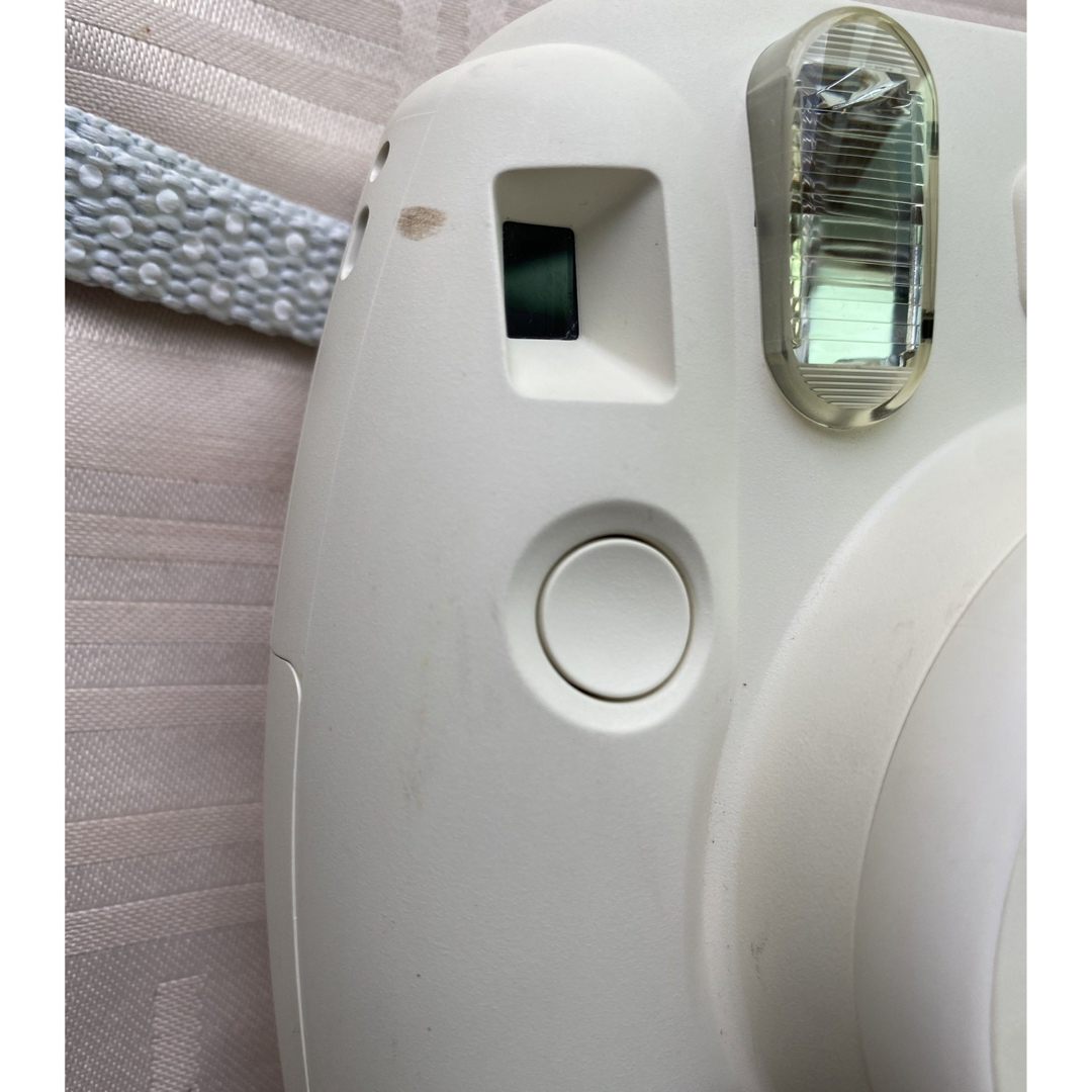 富士フイルム(フジフイルム)のチェキ 本体　intax mini 8 FUJIFILM ホワイト スマホ/家電/カメラのカメラ(フィルムカメラ)の商品写真
