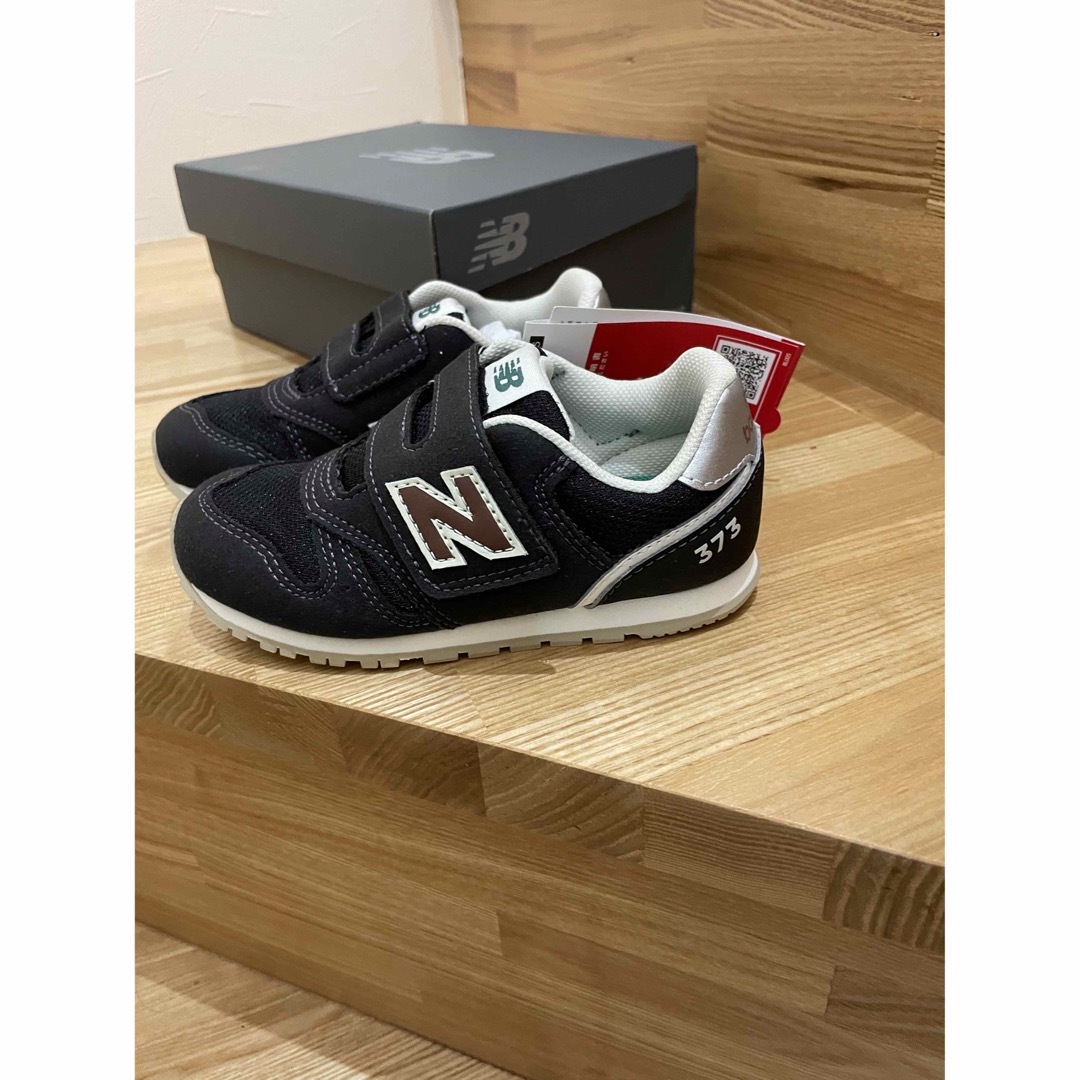 New Balance(ニューバランス)のnew balance ニューバランス IZ373 キッズ シューズ W/16. キッズ/ベビー/マタニティのキッズ靴/シューズ(15cm~)(スニーカー)の商品写真