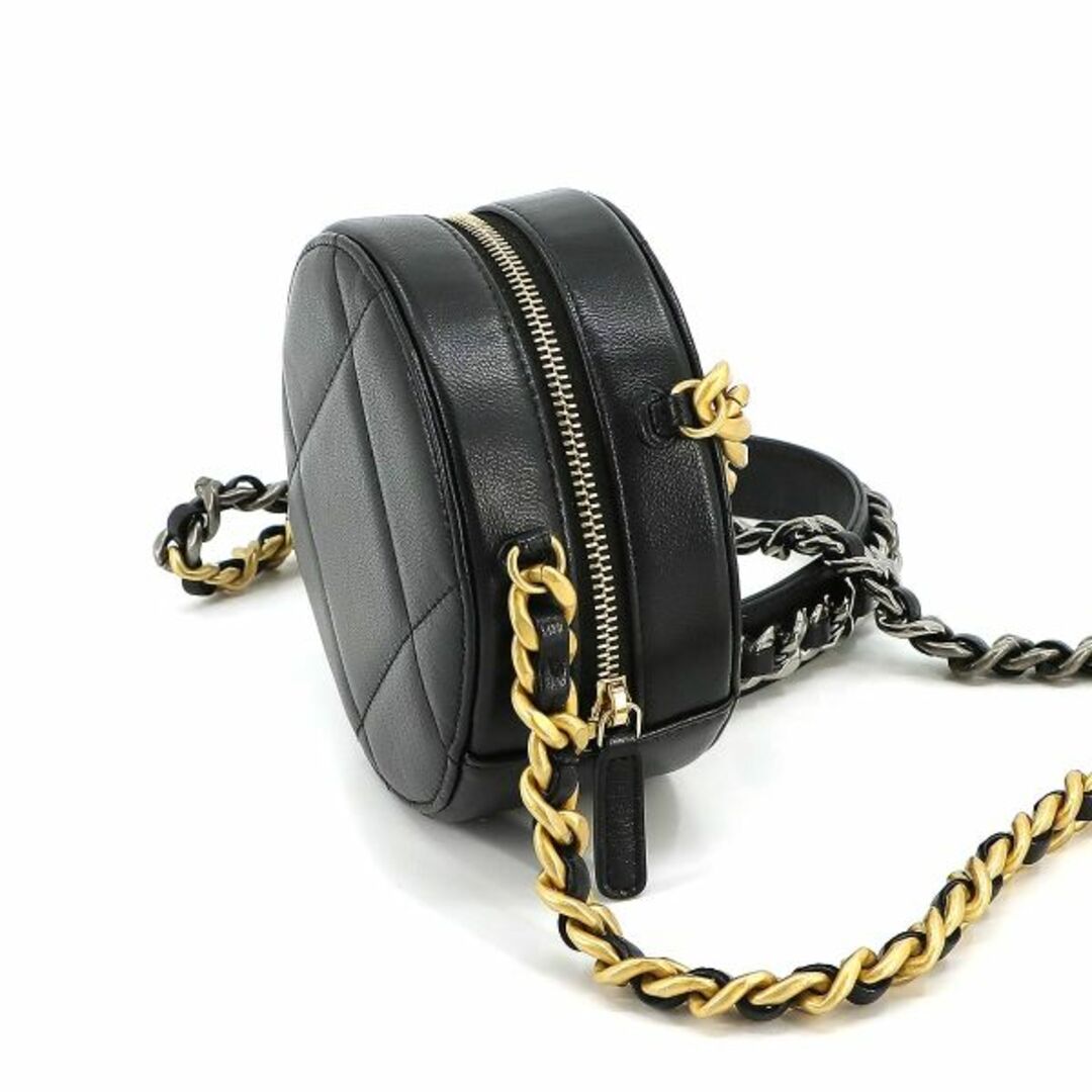 CHANEL(シャネル)の未使用 展示品 シャネル CHANEL 19 ラウンド クラッチ チェーン ショルダー バッグ レザー ブラック AP0945 VLP 90229998 レディースのバッグ(ショルダーバッグ)の商品写真