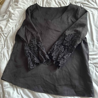 グレイル(GRL)の未着用♡GRL グレイル トップス 袖刺繍 ブラック(カットソー(長袖/七分))