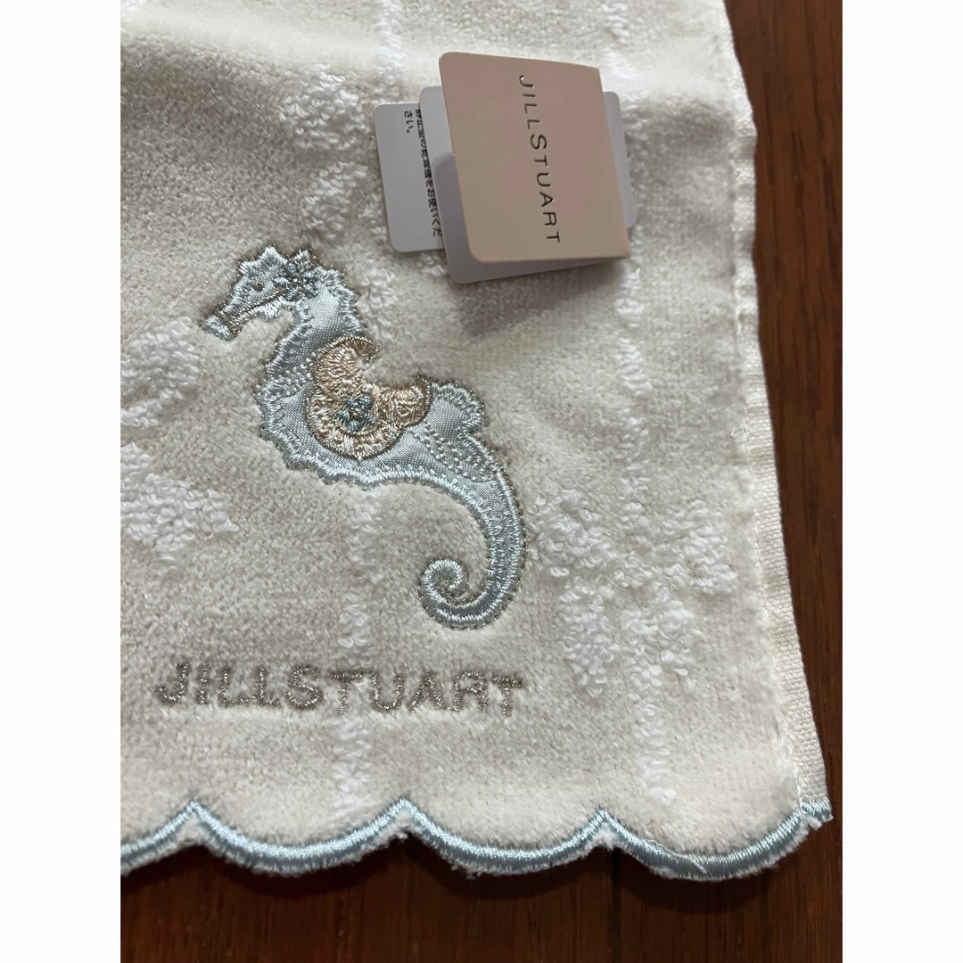 JILLSTUART(ジルスチュアート)のJILL STUART ジルスチュアート タオルハンカチ タツノオトシゴ レディースのファッション小物(ハンカチ)の商品写真