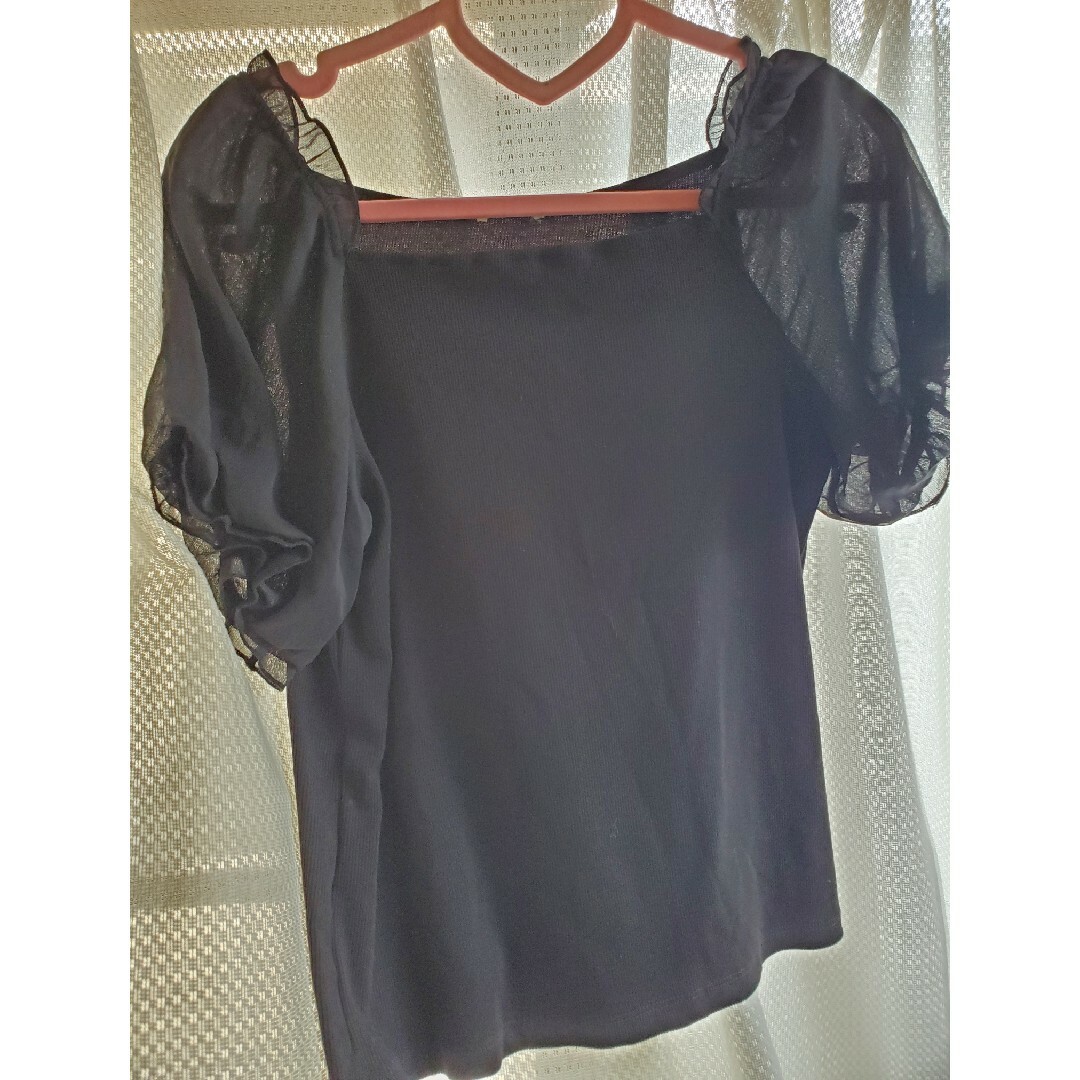 GU(ジーユー)の袖レースシフォン　トップス　白&黒2点セットGU レディースのトップス(カットソー(半袖/袖なし))の商品写真