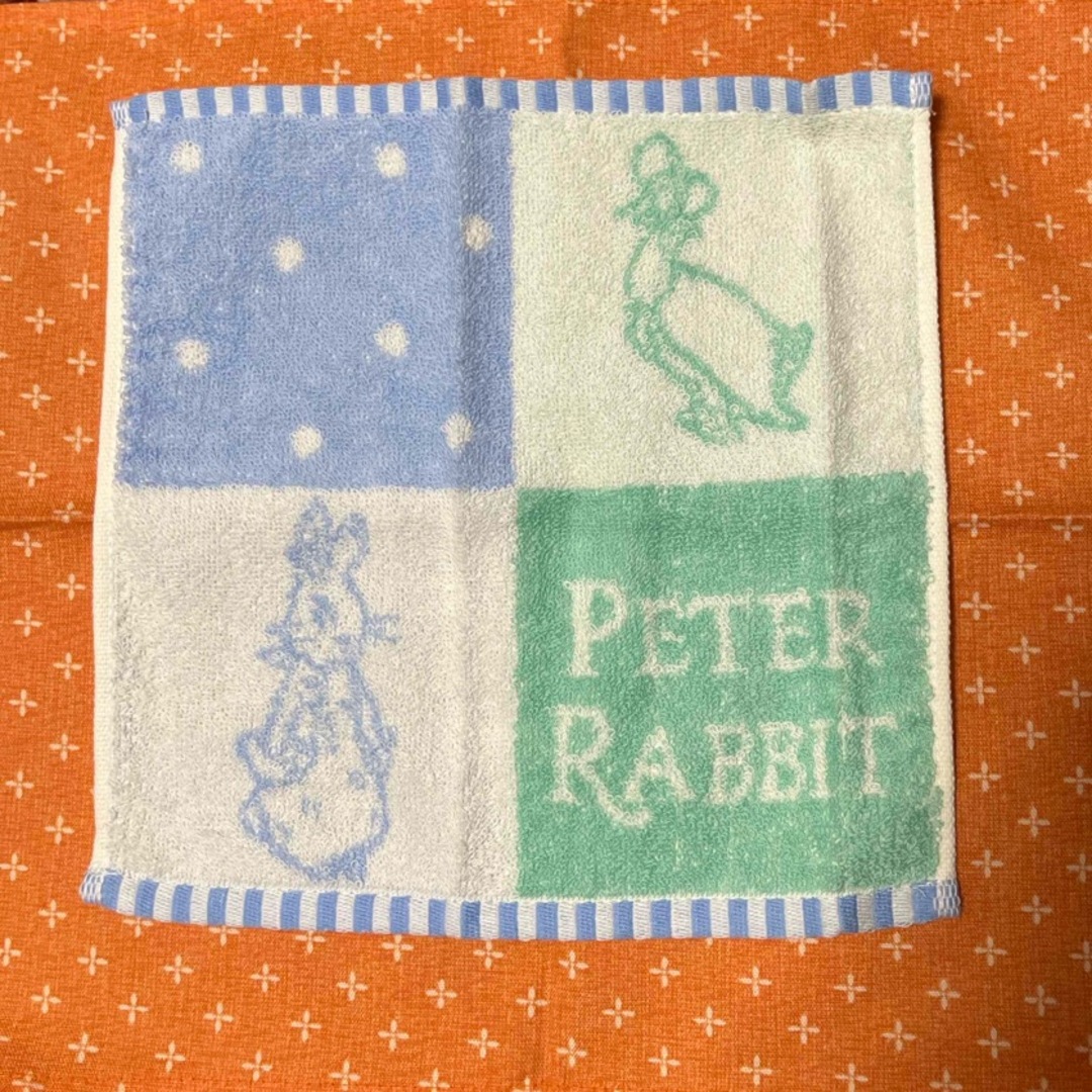 PETER RABBIT（TM）(ピーターラビット)のピーターラビット　タオルハンカチ レディースのファッション小物(ハンカチ)の商品写真