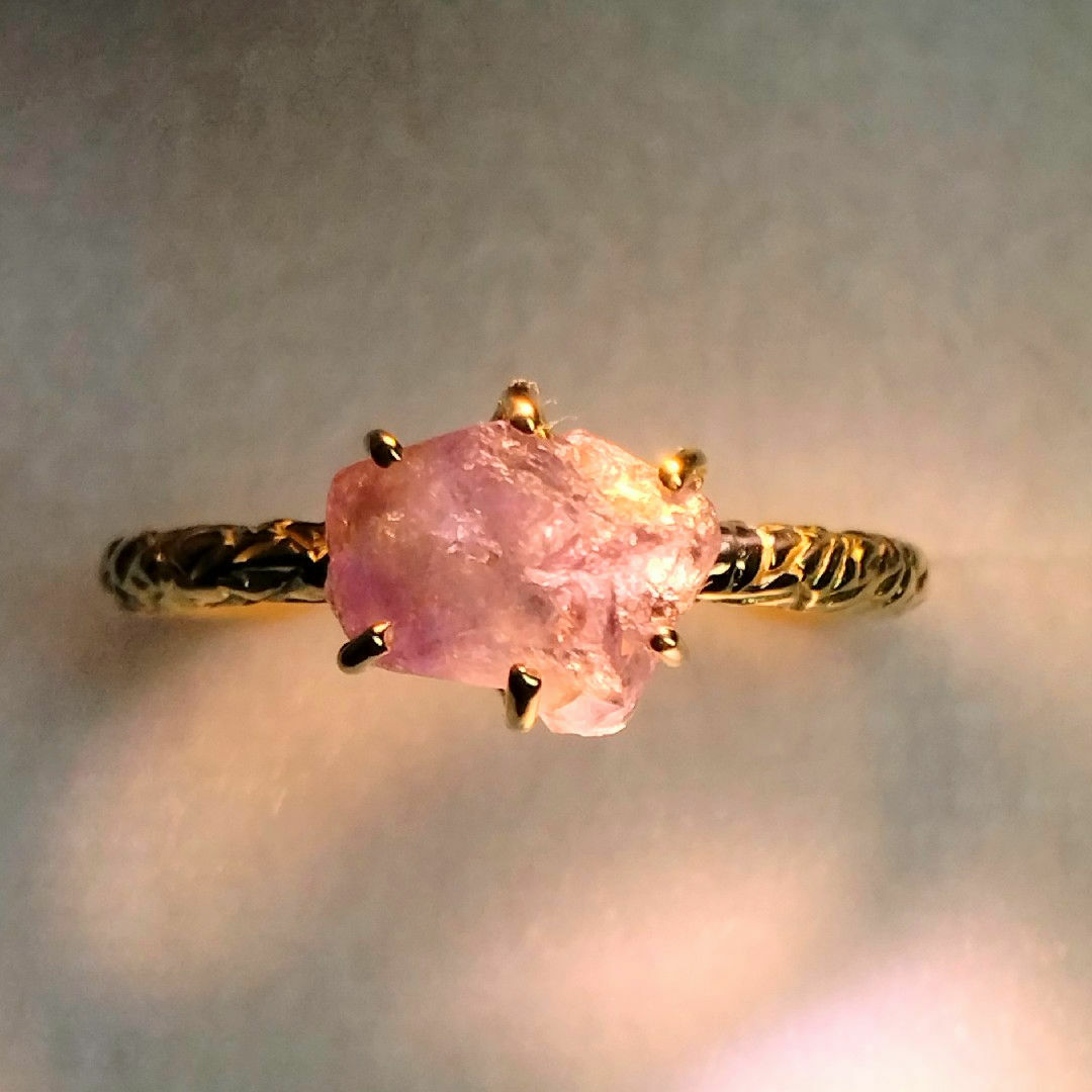 アレキサンドライト、ピンクダイヤモンド　リングk18 レディースのアクセサリー(リング(指輪))の商品写真