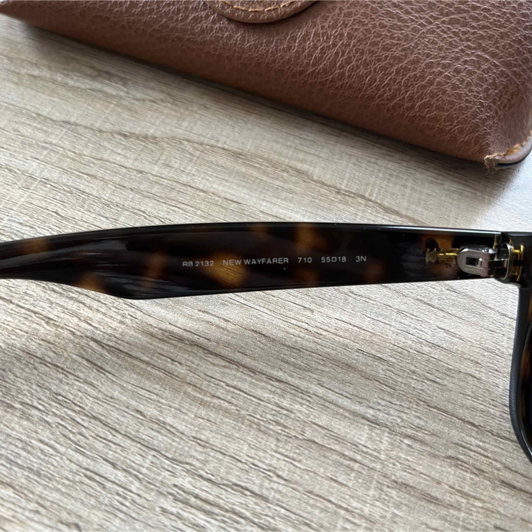 Ray-Ban(レイバン)のRay Ban RB2132 NEW WAY FARER レディースのファッション小物(サングラス/メガネ)の商品写真