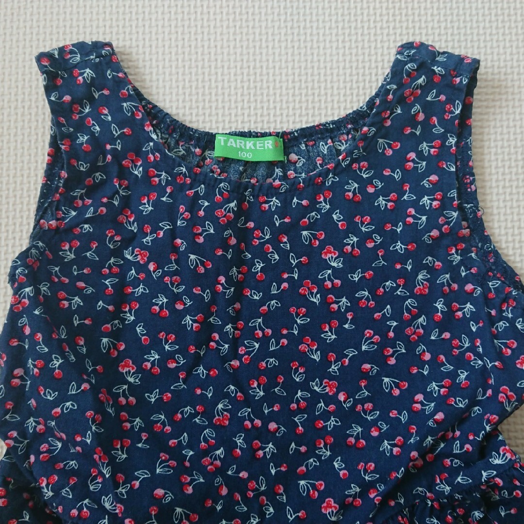 さくらんぼ柄ワンピース(１００) 紺 キッズ/ベビー/マタニティのキッズ服女の子用(90cm~)(ワンピース)の商品写真