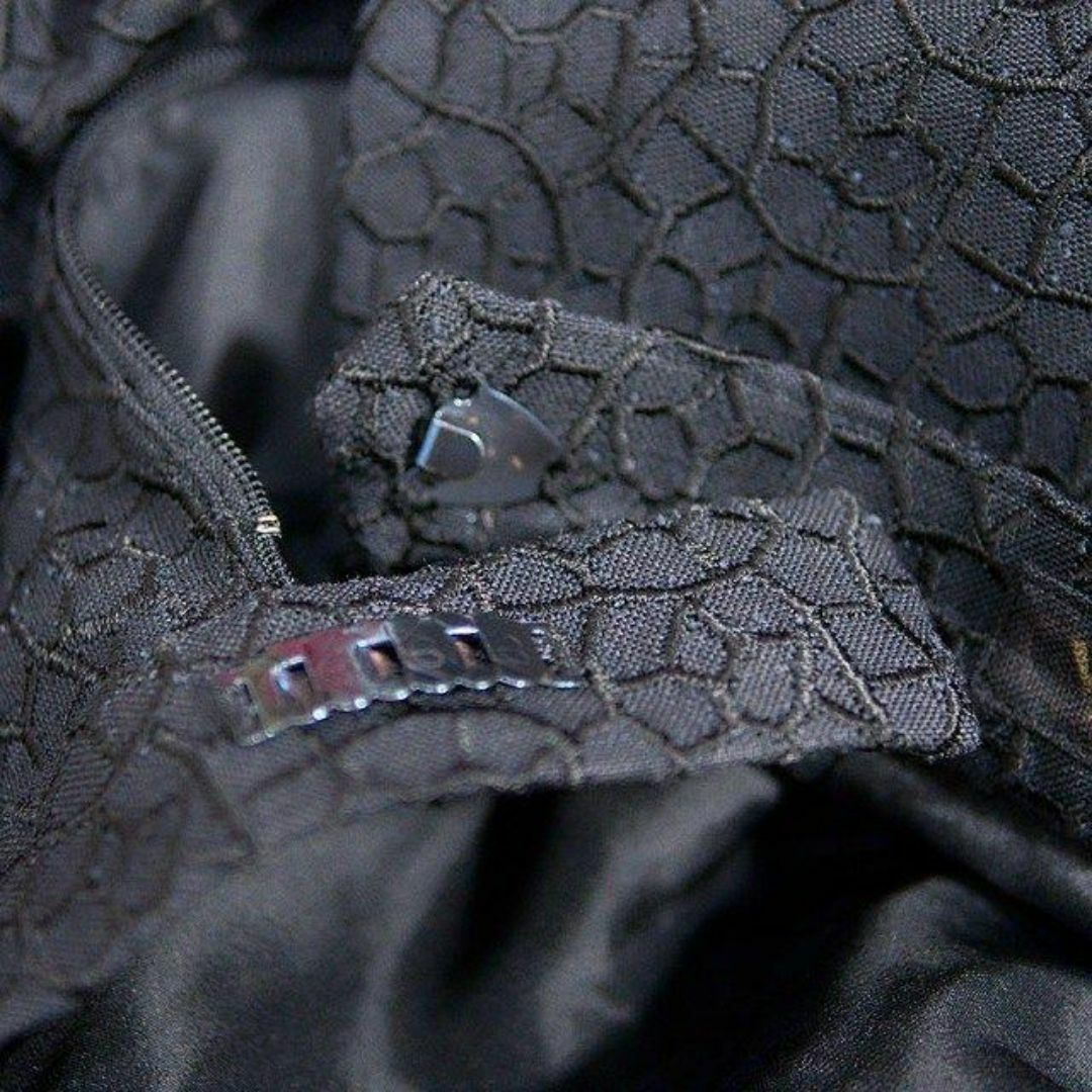 valentino garavani(ヴァレンティノガラヴァーニ)の美品 ヴァレンティノ ガラヴァーニ スカート フレア タック 総柄 刺繍 S 黒 レディースのスカート(ひざ丈スカート)の商品写真