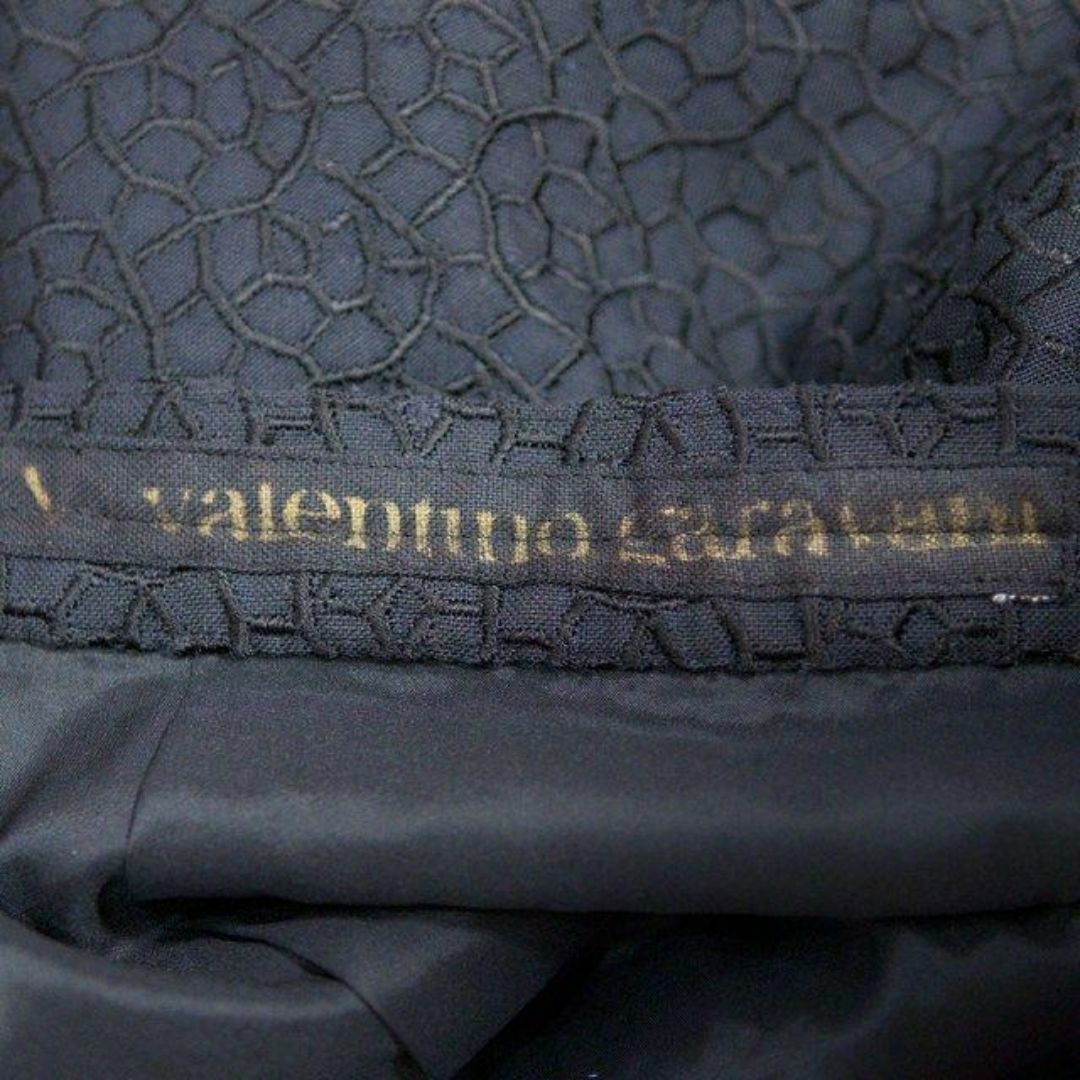 valentino garavani(ヴァレンティノガラヴァーニ)の美品 ヴァレンティノ ガラヴァーニ スカート フレア タック 総柄 刺繍 S 黒 レディースのスカート(ひざ丈スカート)の商品写真