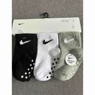 ナイキ(NIKE)の【新品】ナイキ　NIKE ベビー3足組 ソックス 12-24ヶ月サイズ(靴下/タイツ)