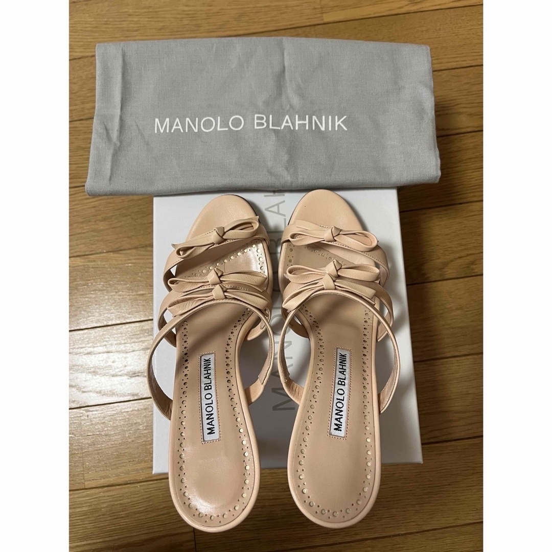 MANOLO BLAHNIK(マノロブラニク)のminmin様専用　マノロブラニク　サンダル35 レディースの靴/シューズ(サンダル)の商品写真