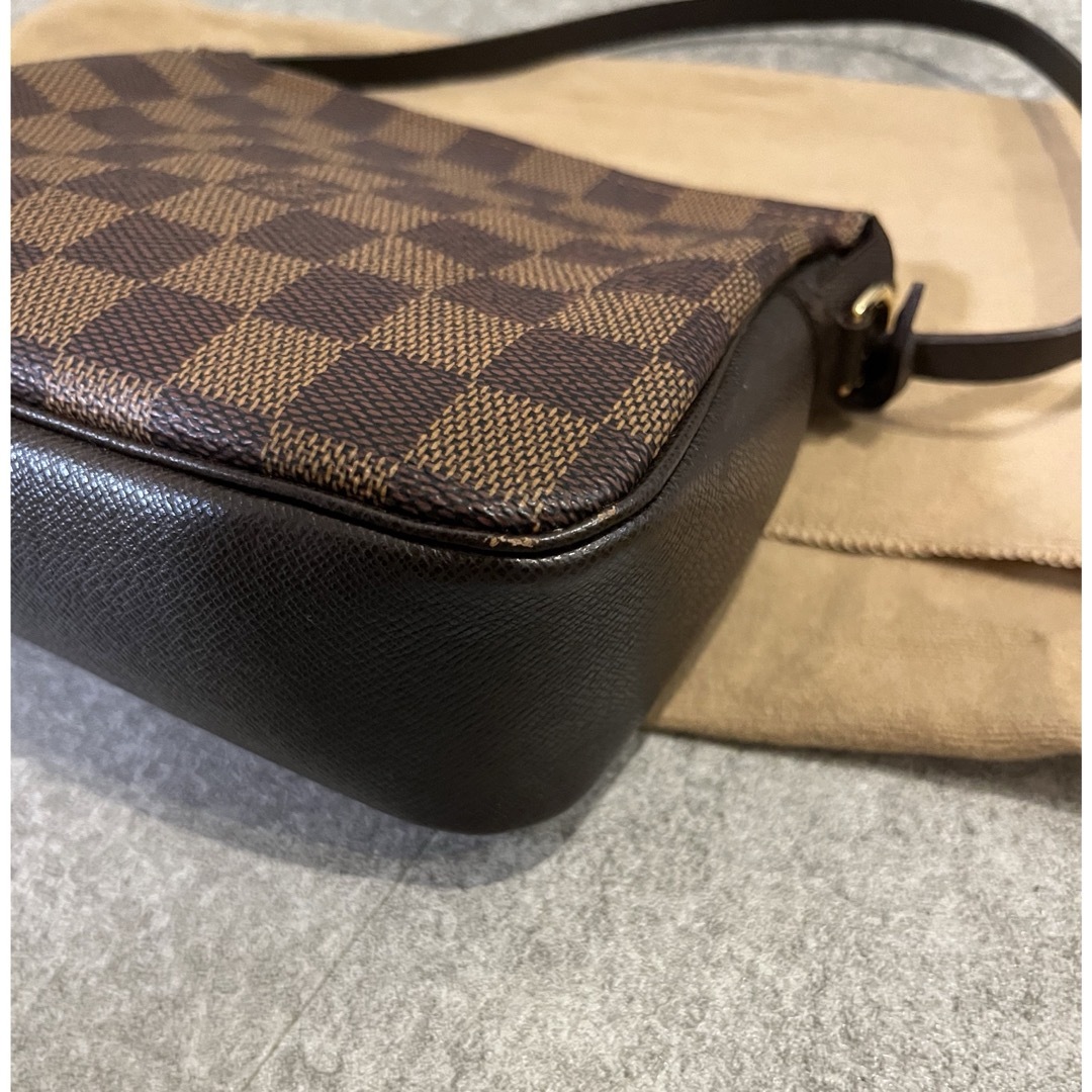 LOUIS VUITTON(ルイヴィトン)の美品　ルイヴィトンダミエ　トゥルースメイクアップ　アクセサリーポーチ　ミニバッグ レディースのファッション小物(ポーチ)の商品写真