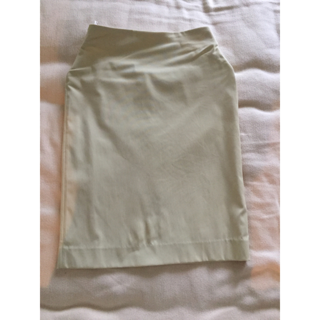 J &R タイトスカート ベージュ ジェイアンドアール Sサイズ レディースのスカート(ひざ丈スカート)の商品写真