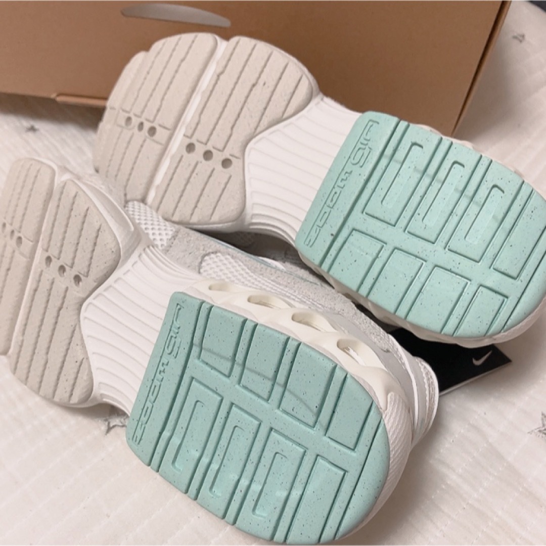 NIKE(ナイキ)の新品 未使用 箱付き ナイキ ズーム エア ファイヤー  ウィメンズシューズ  レディースの靴/シューズ(スニーカー)の商品写真