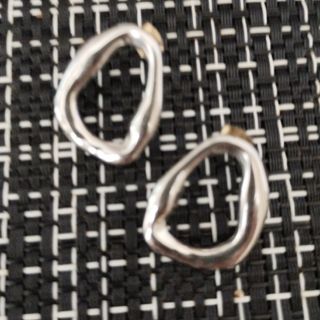 ピアス(ピアス)