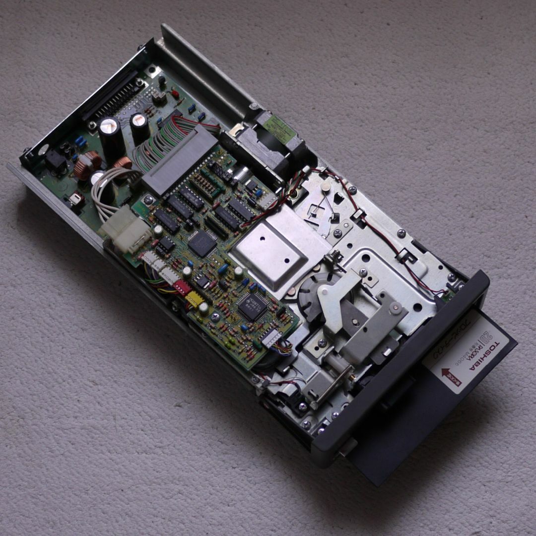 ５”フロッピーディスクユニット　ＰＷＳ５２１２Ａ　東芝 スマホ/家電/カメラのPC/タブレット(PC周辺機器)の商品写真