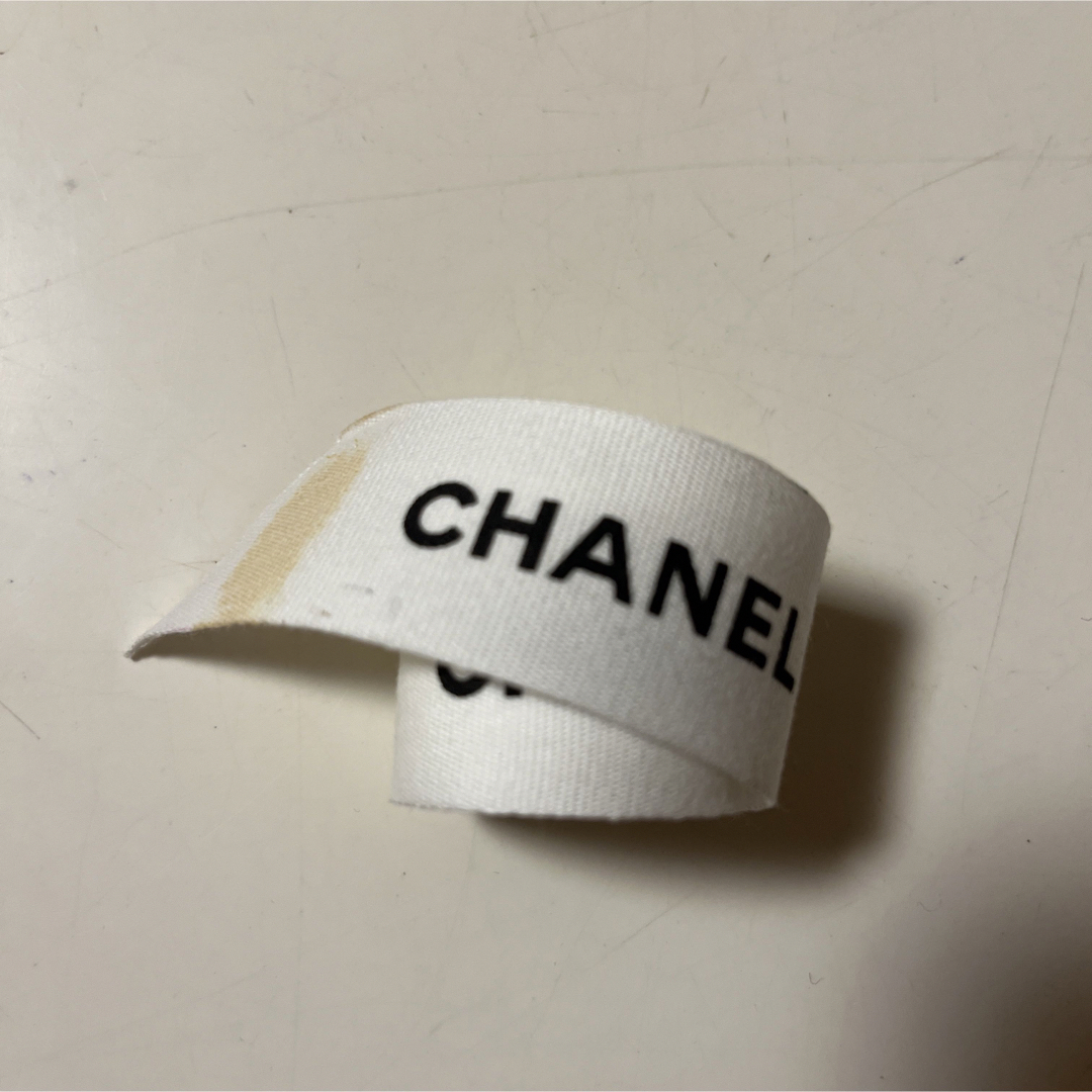 CHANEL(シャネル)のCHANEL シャネル リボン ギフト ラッピング 白 ホワイト ロゴ レディースのファッション小物(その他)の商品写真