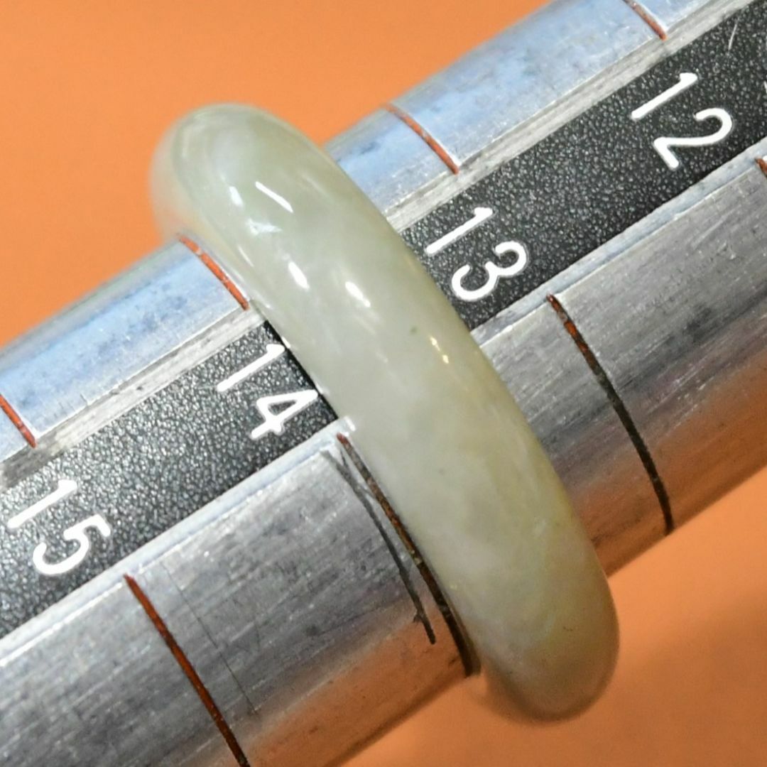 J1298　ヒスイ　翡翠　リング　指輪　14号　ミャンマー　ジェイド　送料込 レディースのアクセサリー(リング(指輪))の商品写真